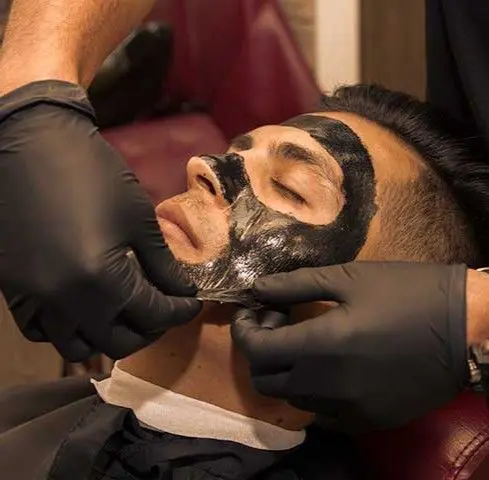 Servicio de corte con facial